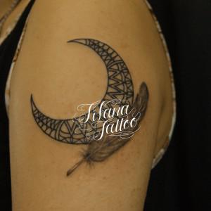 月|羽のタトゥー