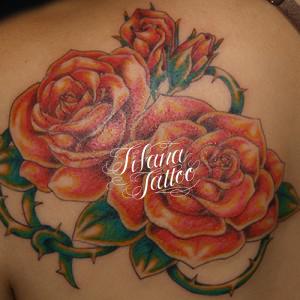 薔薇と荊棘のタトゥー