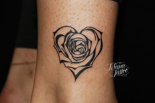 ハート型の薔薇のタトゥー ギャラリー Tifana Tattoo 東京 渋谷のタトゥースタジオ