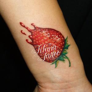イチゴ|苺のタトゥー|刺青作品