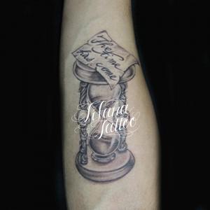 砂時計のタトゥー|刺青作品画像
