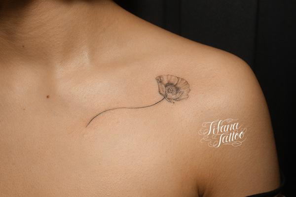 繊細な花のタトゥー ギャラリー Tifana Tattoo 東京 渋谷のタトゥースタジオ
