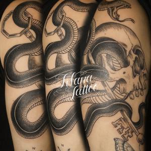 蛇|骸骨のタトゥー