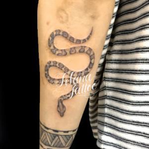 ガラガラ蛇のタトゥー