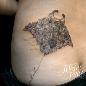 鱏|花|文字のタトゥー