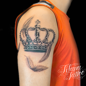 王冠のタトゥーデザイン Tifana Tattoo 東京 渋谷のタトゥースタジオ