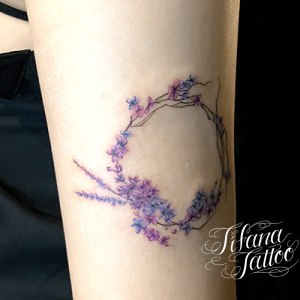 デイジーの花のタトゥー ギャラリー Tifana Tattoo 東京 渋谷のタトゥースタジオ デイジーの花のタトゥー ギャラリー Tifana Tattoo 東京 渋谷のタトゥースタジオ