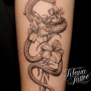 蛇|百合のタトゥー
