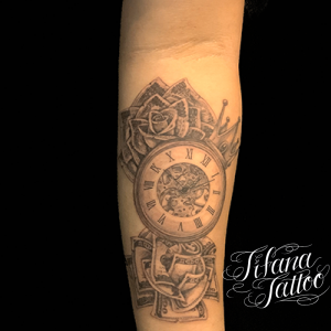 王冠のタトゥーデザイン Tifana Tattoo 東京 渋谷のタトゥースタジオ 王冠のタトゥーデザイン Tifana Tattoo 東京 渋谷のタトゥースタジオ