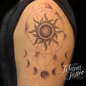 太陽|月のジオメトリック・タトゥー