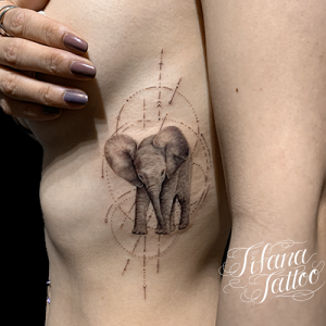 象のファインライン・タトゥー