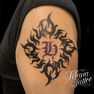 太陽|イニシャルのトライバルタトゥー