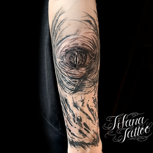 目のアブストラクト・タトゥー