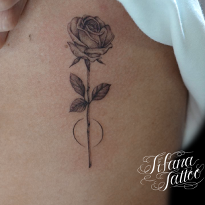 薔薇のファインライン・タトゥー