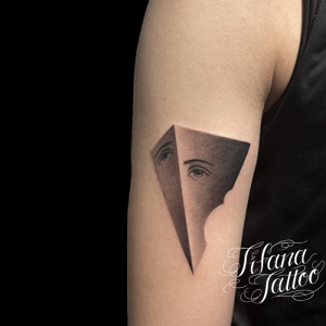 FINE LINE TATTOO