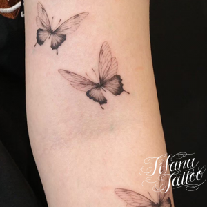 蝶のファインライン・タトゥー
