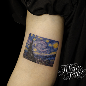ゴッホの絵画を再現したファインライン・タトゥー