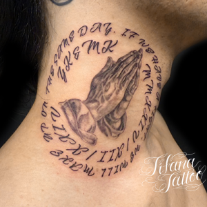 合掌|レタリングのチカーノ・タトゥー