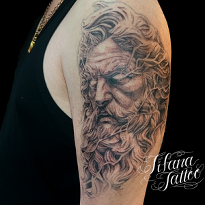 ゼウスのタトゥー