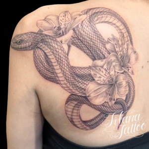 蛇|百合のタトゥー